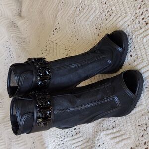 KARL LAGERFELD PARIS Blayze Lug Sole Booties